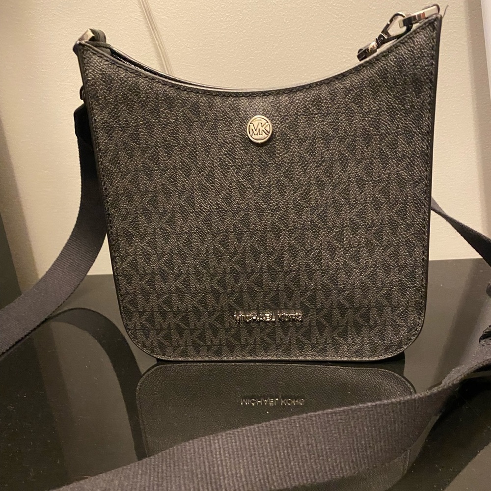 Michael Kors Briley Small Messenger Crossbody Signature Handbag